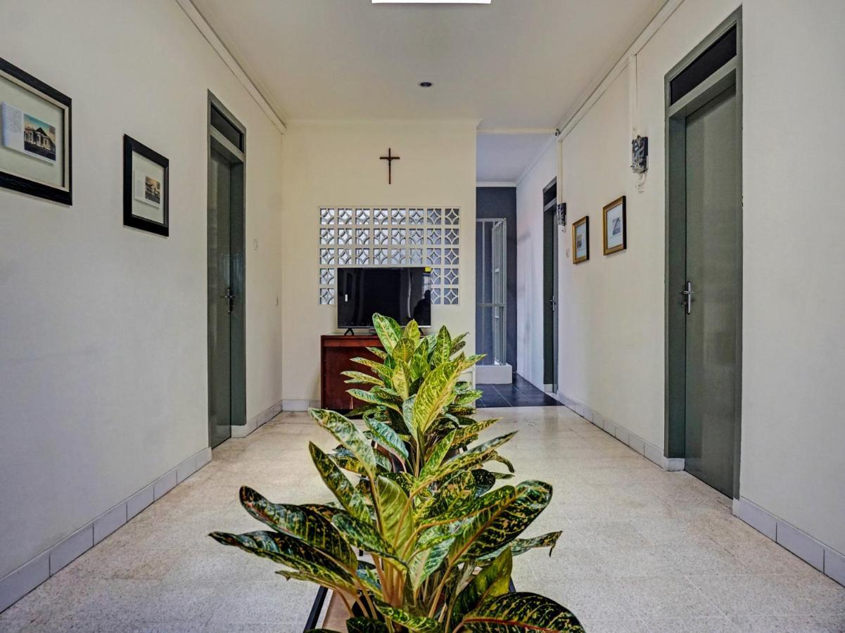 Oyo 91658 Luci'S House Hotel จาการ์ตา ภายนอก รูปภาพ