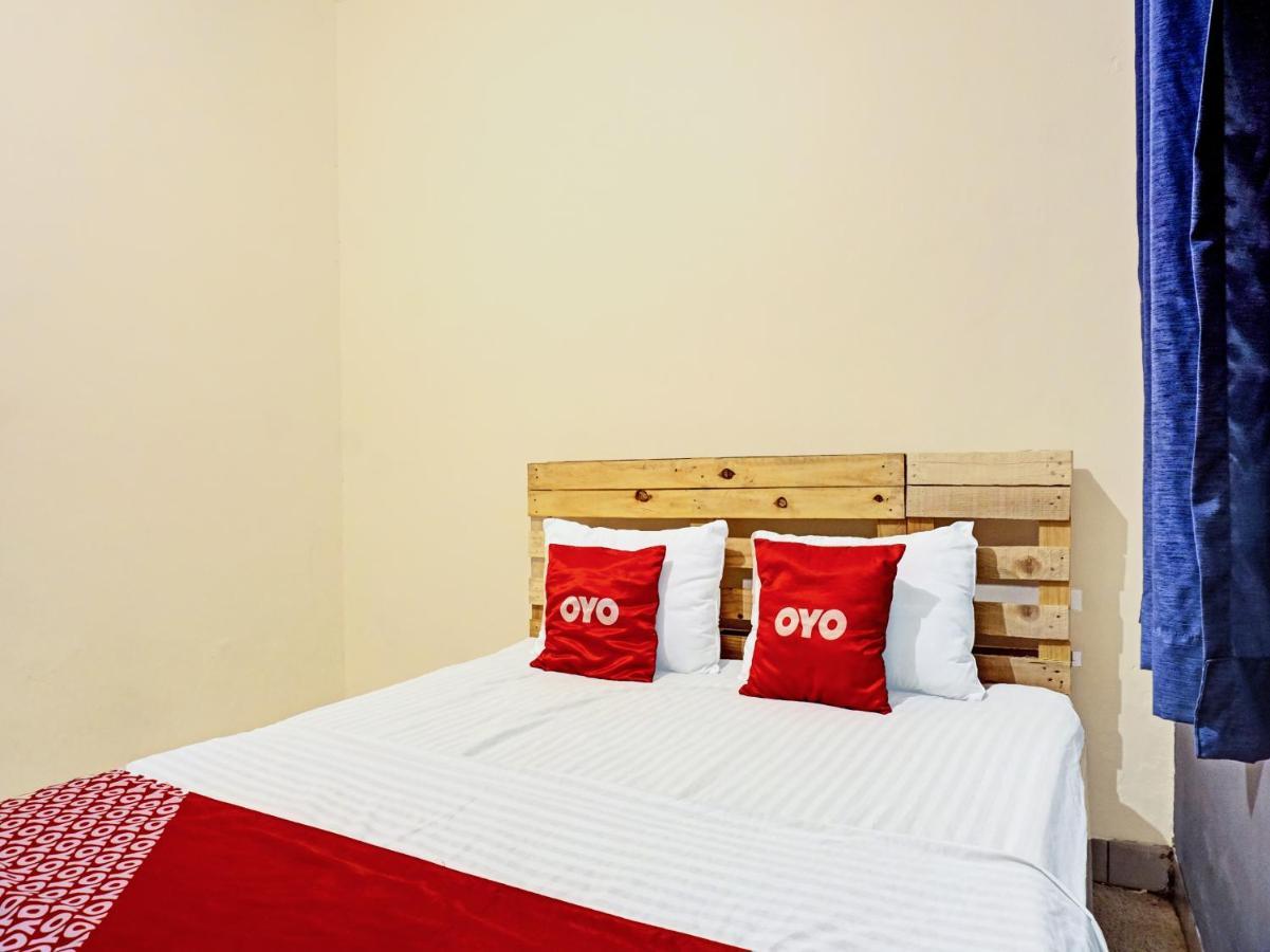 Oyo 91658 Luci'S House Hotel จาการ์ตา ภายนอก รูปภาพ