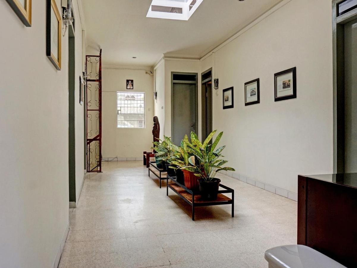 Oyo 91658 Luci'S House Hotel จาการ์ตา ภายนอก รูปภาพ
